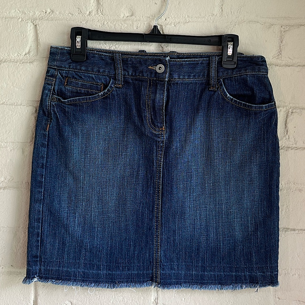 Ann Taylor Loft size 4 dark wash denim jeans mini skirt